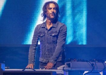 members-of-foo-fighters,-social-d,-alkaline-trio-&-more-contribute-to-‘we-are-la!’-charity-single