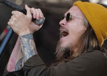 incubus’-brandon-boyd-shares-new-music-update:-‘we-went-back-into-the-studio’
