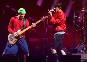 red-hot-chili-peppers-share-statement-on-netflix-doc:-‘we-had-nothing-to-with-it-creatively’
