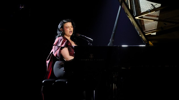 grammy-winner-lola-young-to-perform-at-elton-john’s-oscar-viewing-party