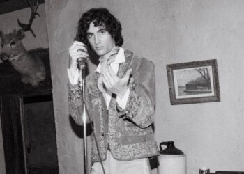 watch-sombr-go-back-to-the-wild-west-in-new-‘homewrecker’-video