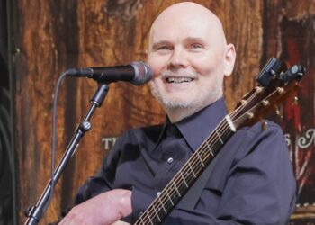 billy-corgan-reflects-on-one-year-anniversary-of-﻿’the-magnificent-others’-﻿podcast