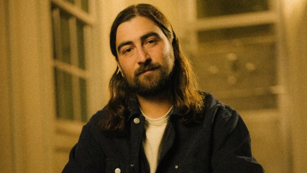 don’t-tell-noah-kahan-that-‘stick-season’-‘changed-your-life’