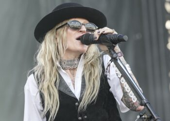 royal-&-the-serpent-announces-debut-album,-‘emptiness-is-godly’