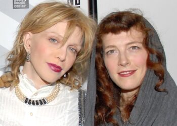 courtney-love-teases-tour-with-former-hole-bandmate-melissa-auf-der-maur