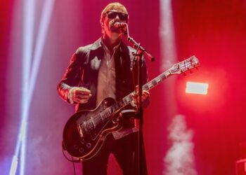 interpol-teases-new-music-+-announces-new-fill-in-drummer