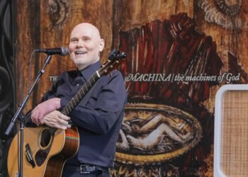 billy-corgan-named-to-board-of-directors-of-chicago’s-lyric-opera-house