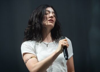 lorde’s-contract-with-universal-ends