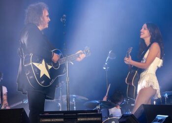 robert-smith-says-he-spent-time-in-the-studio-with-olivia-rodrigo