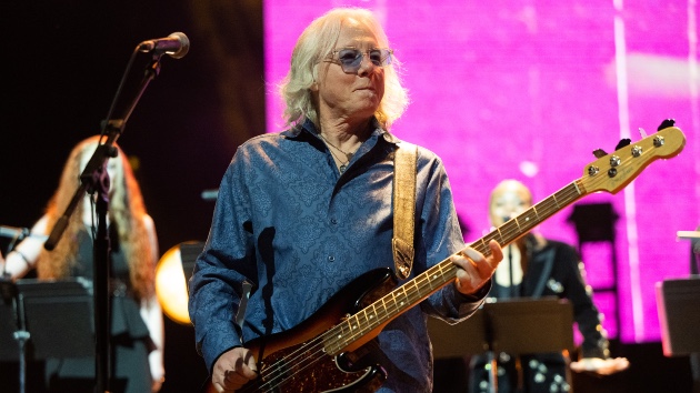 mike-mills-praises-michael-shannon-and-jason-narducy’s-rem.-tours