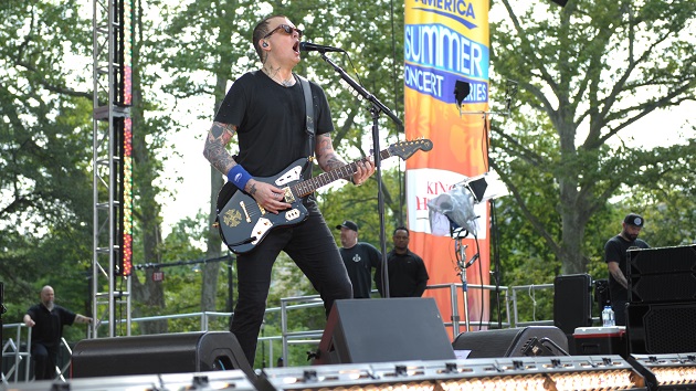 alkaline-trio-announces-tosh-peterson-as-new-drummer