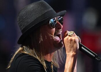 army-says-pilots-who-did-flyby-outside-kid-rock’s-home-have-been-suspended-pending-investigation