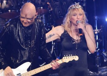 listen-to-courtney-love-on-latest-episode-of-billy-corgan’s-‘the-magnificent-others’-podcast