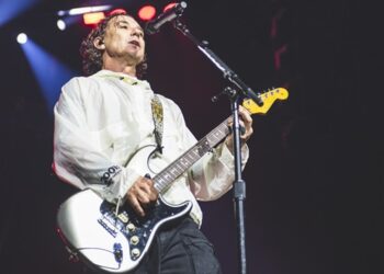 breathe-in,-breathe-out-with-bush’s-’tiny-desk’-performance