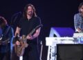 watch-foo-fighters’-‘other-voices’-performance,-featuring-’your-favorite-toy’-songs