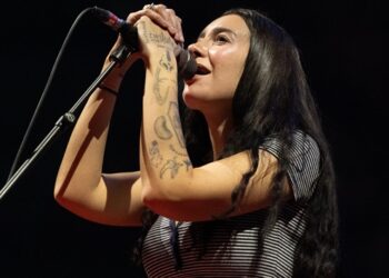 julia-wolf-announces-deep-end-headlining-tour