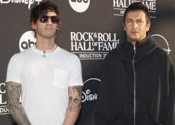 twenty-one-pilots-premiere-‘drag-path’-live-video