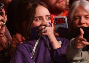 billie-eilish’s-mom-thanks-justin-bieber-for-making-daughter’s-dream-come-true