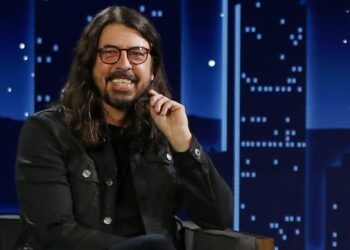 dave-grohl-offered-injured-billy-strings-his-throne,-bluegrass-musician-says