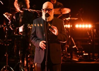michael-stipe-debuts-unreleased-solo-song-‘the-rest-of-ever’-on-‘colbert’