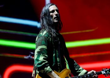 the-strokes-guitarist-nick-valensi-‘taking-a-temporary-break’-from-touring