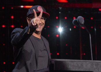 tom-morello-announces-power-to-the-people-festival-featuring-foo-fighters,-springsteen-&-more