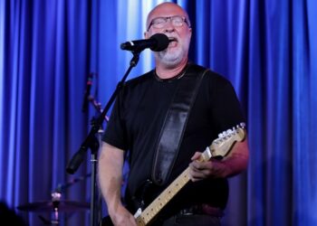 now-that’s-‘a-good-idea’:-bob-mould-talks-the-return-of-sugar