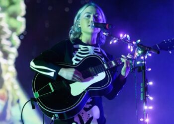 phoebe-bridgers-to-play-first-solo-show-in-three-years-at-surprise-new-mexico-concert