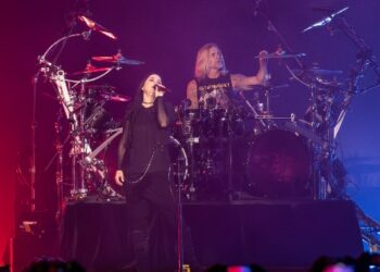evanescence-offers-fans-‘sanctuary’-at-live-album-listening-party