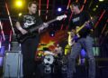 blink-182-shares-﻿’take-off-your-pants-and-jacket﻿’-tease-ahead-of-album’s-25th-anniversary
