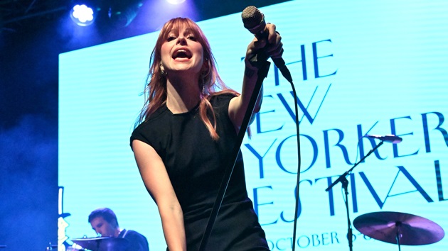hayley-williams-covers-sinead-o’connor-at-dublin-concert