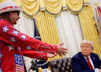 kid-rock-says-‘late-night-drinking-tricks’-include-calling-president-donald-trump