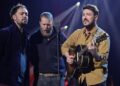 mumford-&-sons-premiere-‘here’-video-starring-paul-dano,-shailene-woodley-and-oscar-isaac
