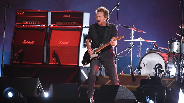 pearl-jam-auctioning-signed-poster-in-support-of-venezuela