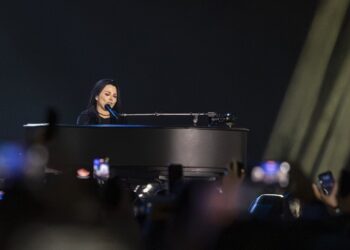as-‘bring-me-to-life’-goes-diamond,-evanescence-references-the-early-days-on-new-﻿album