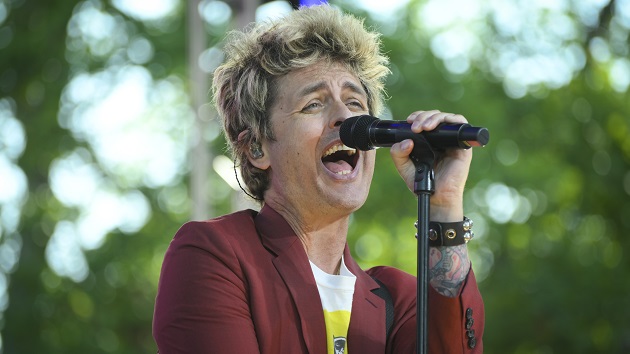 green-day’s-billie-joe-armstrong-teams-up-with-marshall-for-signature-amp