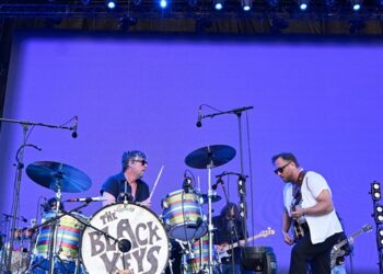 the-black-keys,-creed-postpone-outdoor-shows-due-to-poor-air-quality