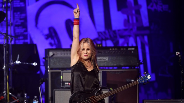 l7’s-jennifer-finch-dead-at-59