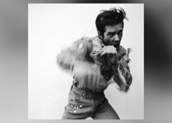hear-brandon-flowers’-latest-‘﻿thrasher﻿’-track,-‘tiger’s-blood’