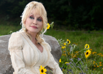 dolly-parton-left-one-final-song-for-fans-to-hear-in-2046