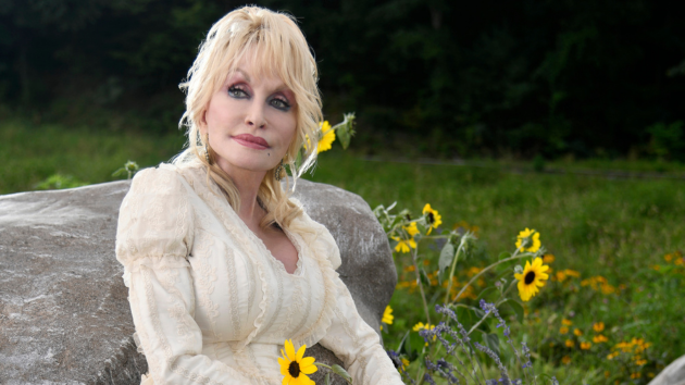 dolly-parton-left-one-final-song-for-fans-to-hear-in-2046