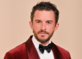 jonathan-bailey-departs-‘sunday-in-the-park-with-george’-revival